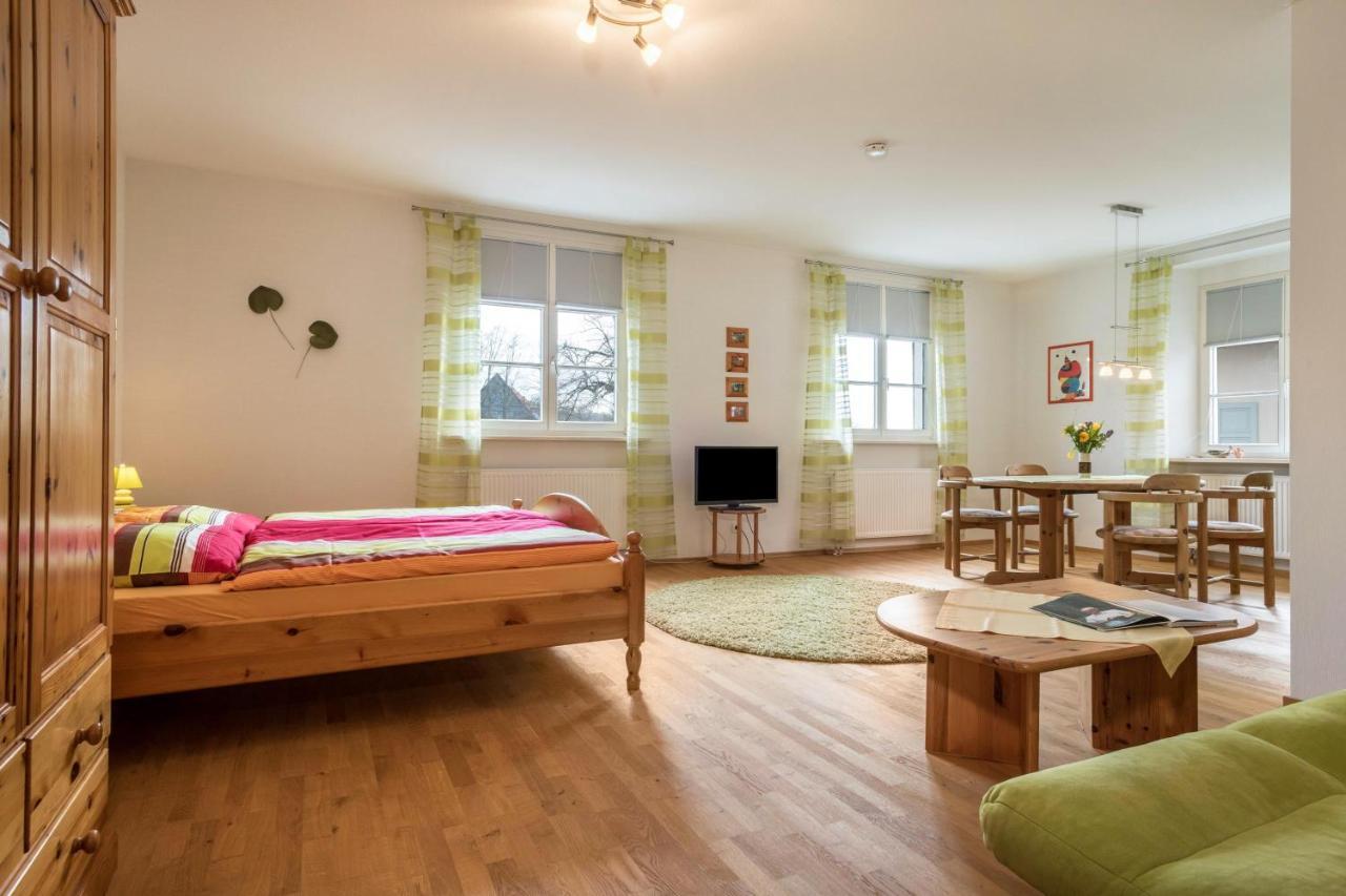 Ferienwohnung Am Schloss Heiligenborn 外观 照片